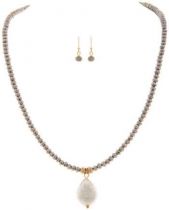 Gold Pearl Drop Necklace Set
