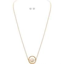Gold & Freshwater Pearl Circle Pendant Necklace Set